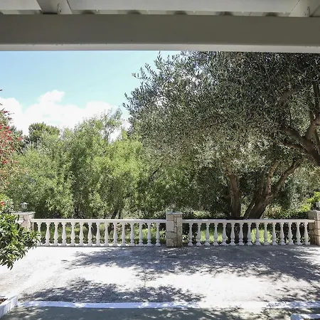 Liostasi Maison Provencale Holiday home *